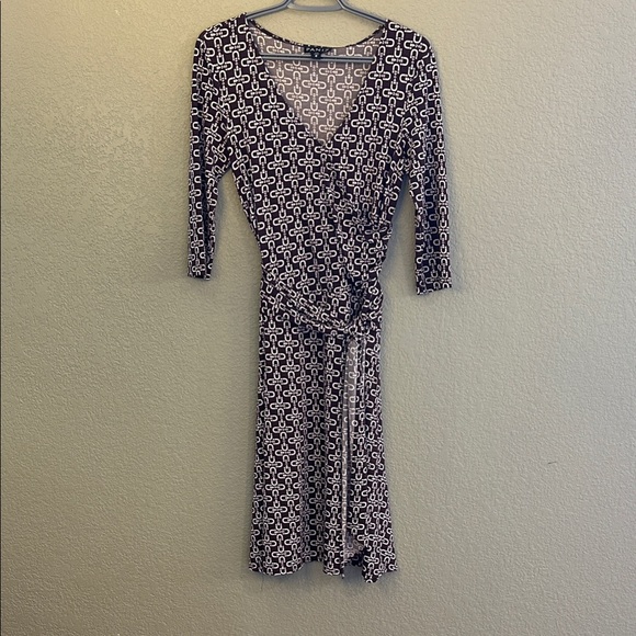 Paniz Brown and White Geometric Long Sleeve Dress - Picture 1 of 3